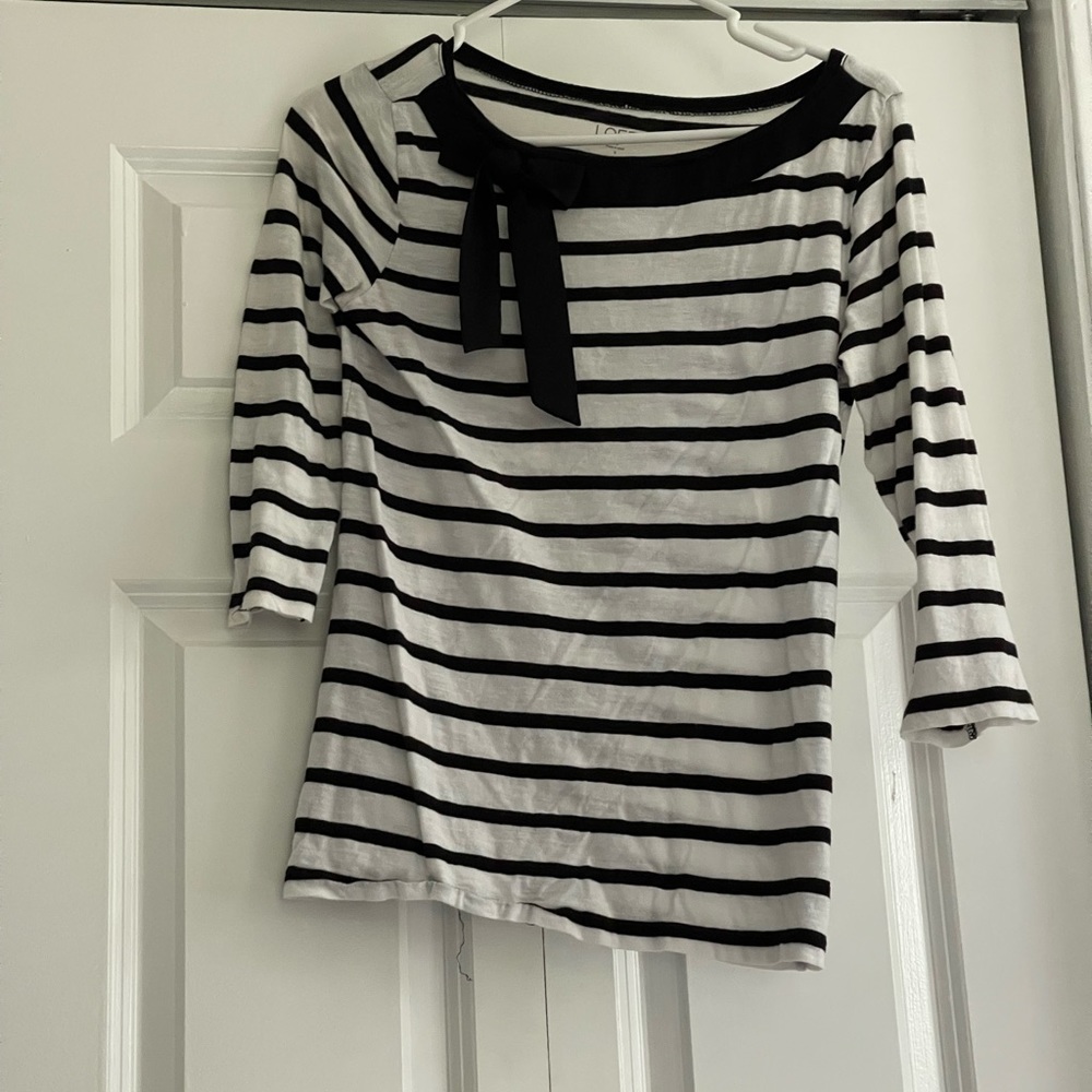 Black and white shirt with bow